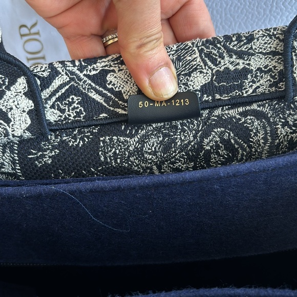 Dior large Book tote in Navy Blue. - Picture 7 of 16